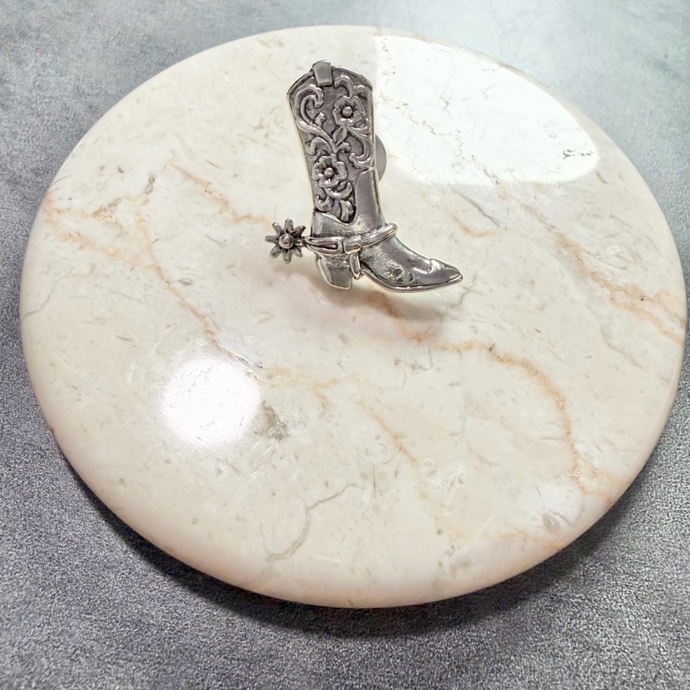 Vintage Avon Lapel Pin Western Cowboy Silver Tone Floral Pattern Boot Spur